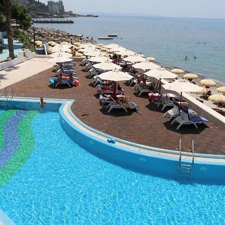 Costa Del Sol Hotel Durrës Buitenkant foto